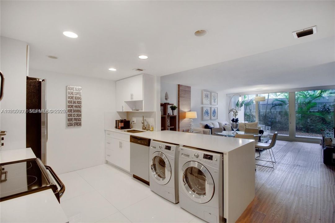 For Rent: $5,900 (2 beds, 2 baths, 1260 Square Feet)