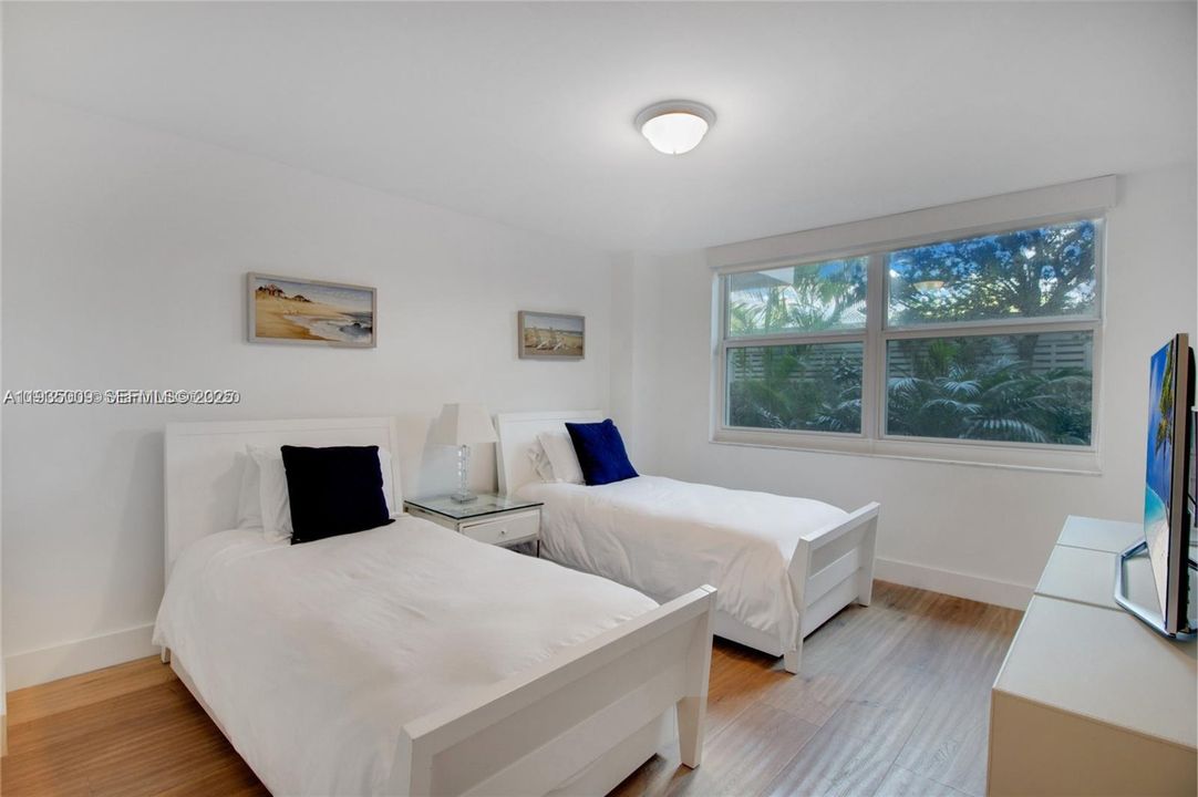 For Rent: $5,900 (2 beds, 2 baths, 1260 Square Feet)