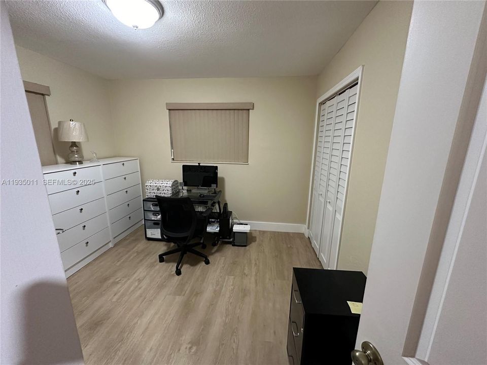 待售: $565,000 (3 贝兹, 1 浴室, 1520 平方英尺)