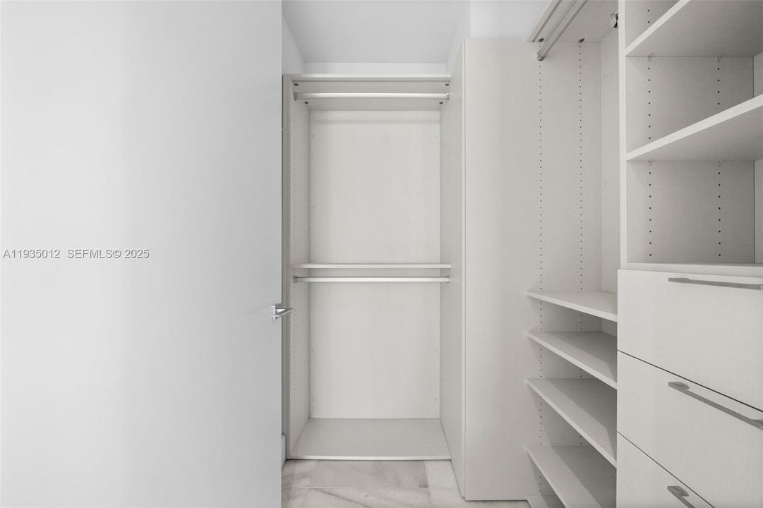 На продажу: $1,299,000 (2 спален, 2 ванн, 1134 Квадратных фут)