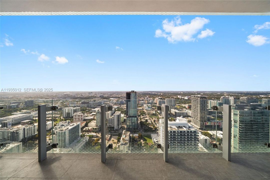 На продажу: $1,299,000 (2 спален, 2 ванн, 1134 Квадратных фут)