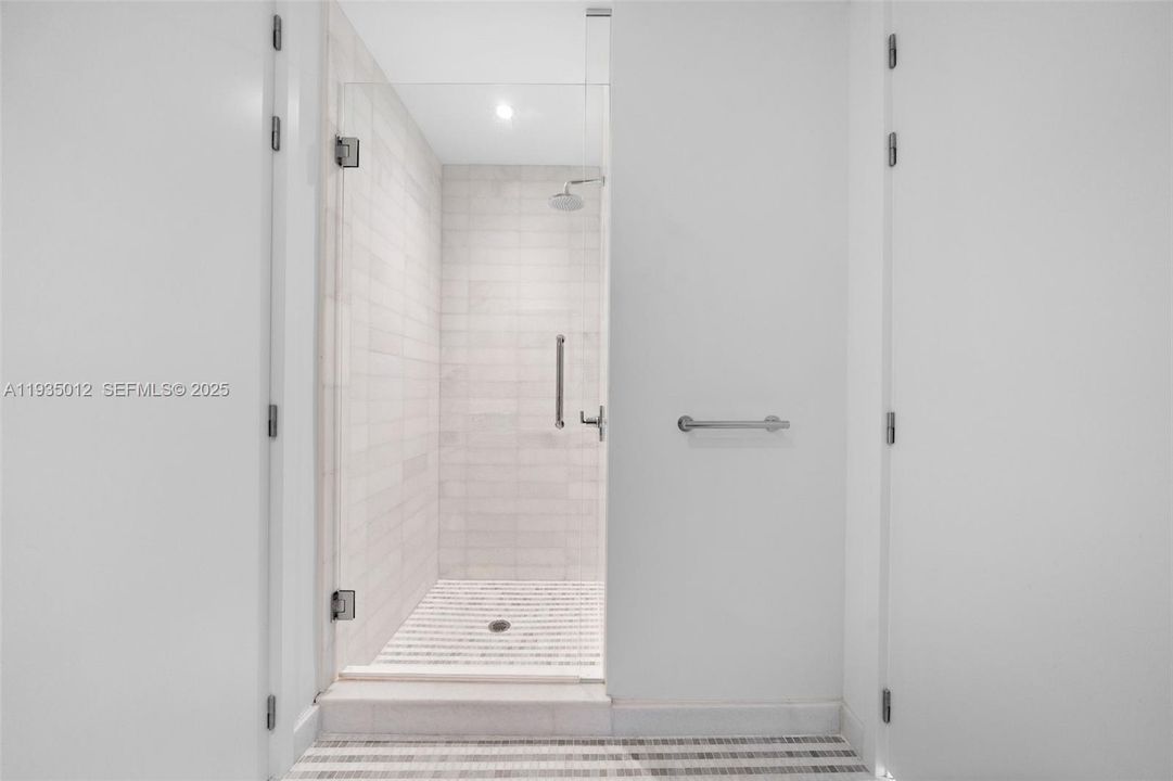 На продажу: $1,299,000 (2 спален, 2 ванн, 1134 Квадратных фут)