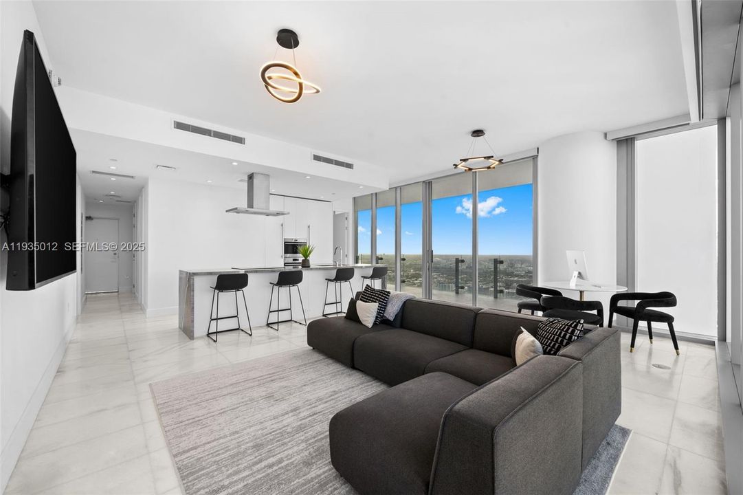 На продажу: $1,299,000 (2 спален, 2 ванн, 1134 Квадратных фут)