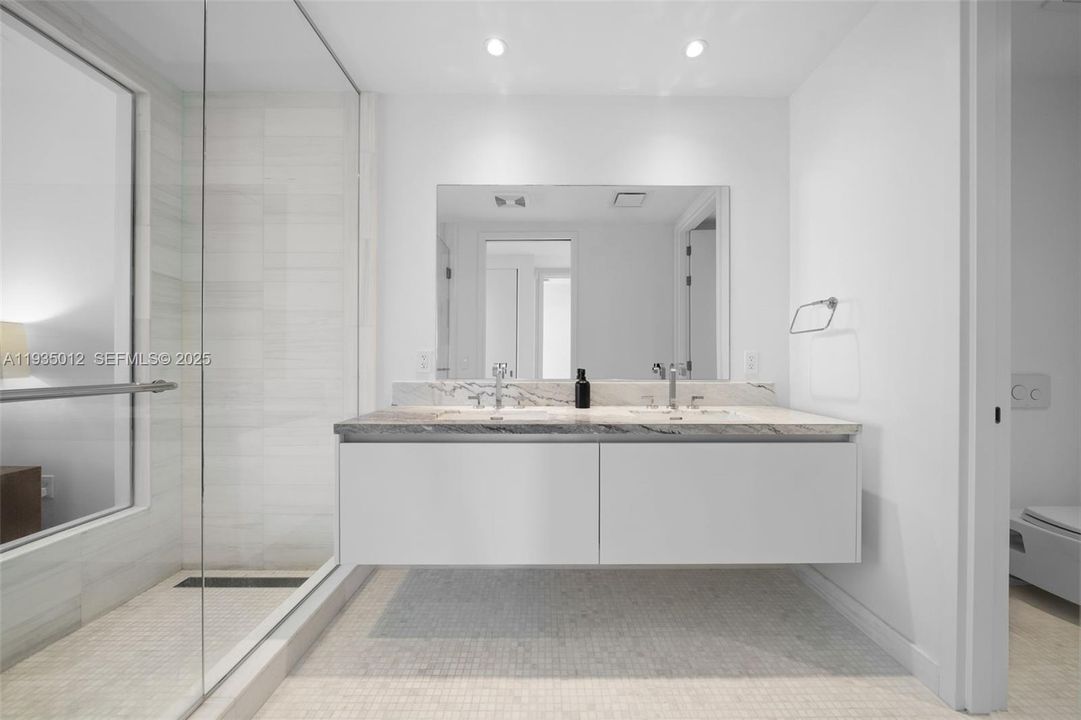 На продажу: $1,299,000 (2 спален, 2 ванн, 1134 Квадратных фут)