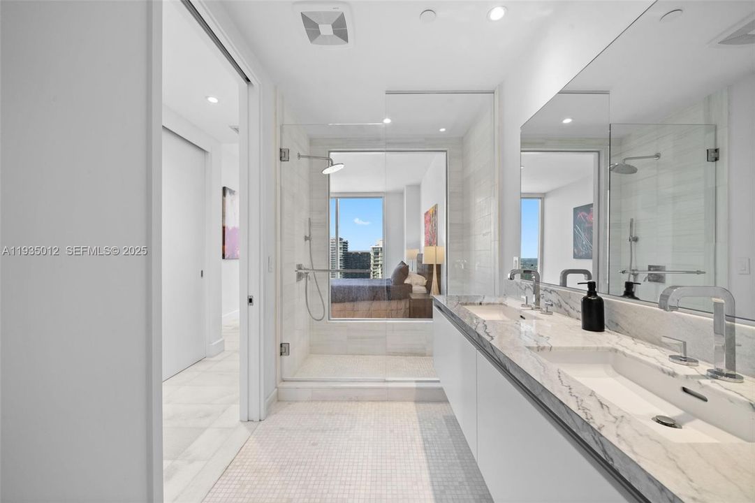 На продажу: $1,299,000 (2 спален, 2 ванн, 1134 Квадратных фут)