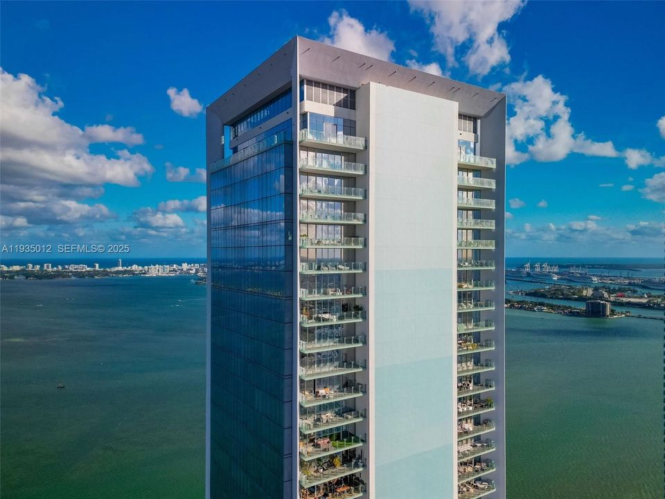 На продажу: $1,299,000 (2 спален, 2 ванн, 1134 Квадратных фут)