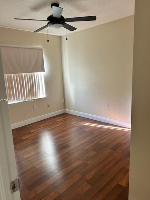 В аренду: $3,600 (3 спален, 2 ванн, 1577 Квадратных фут)