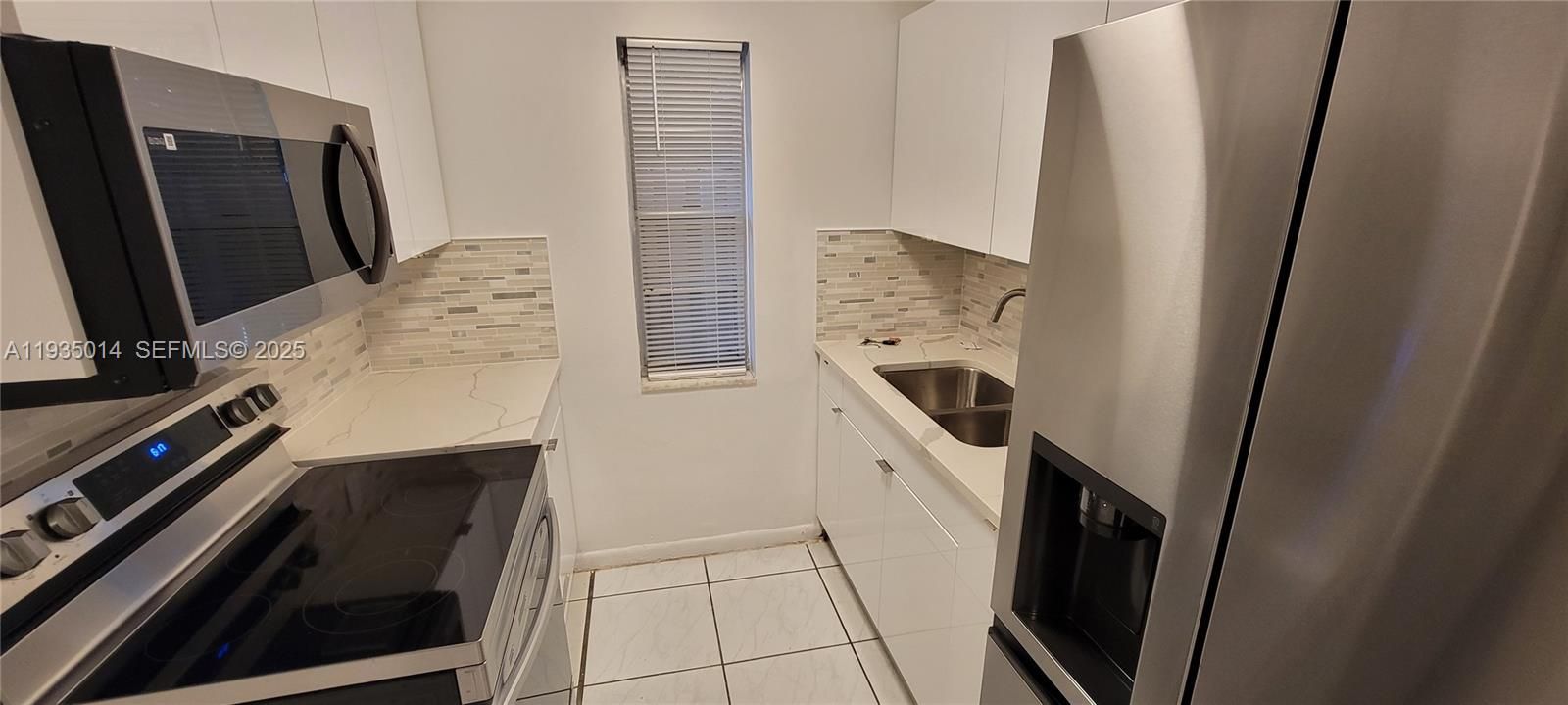 出租: $1,750 (1 贝兹, 1 浴室, 718 平方英尺)