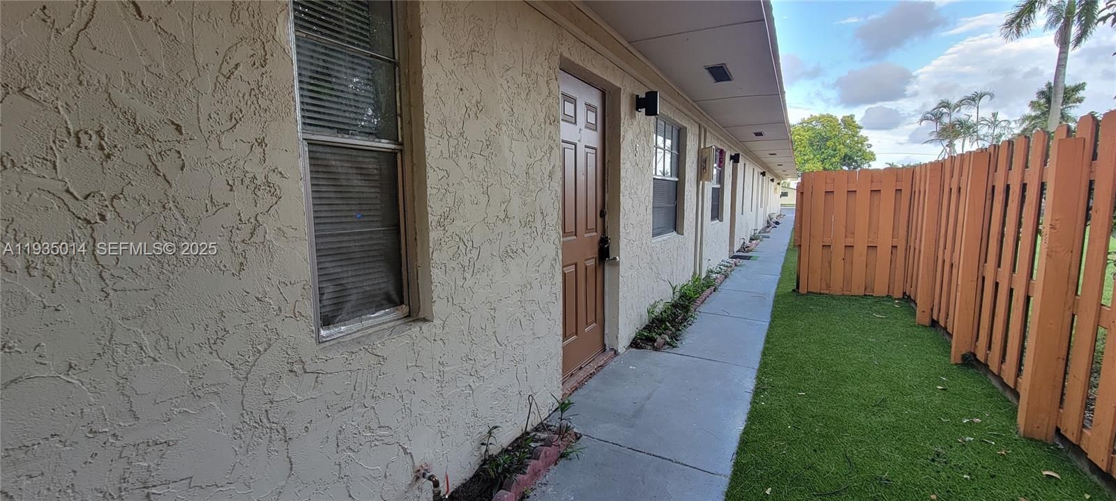 出租: $1,750 (1 贝兹, 1 浴室, 718 平方英尺)