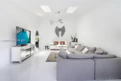 For Rent: $5,700 (3 beds, 2 baths, 2104 Square Feet)