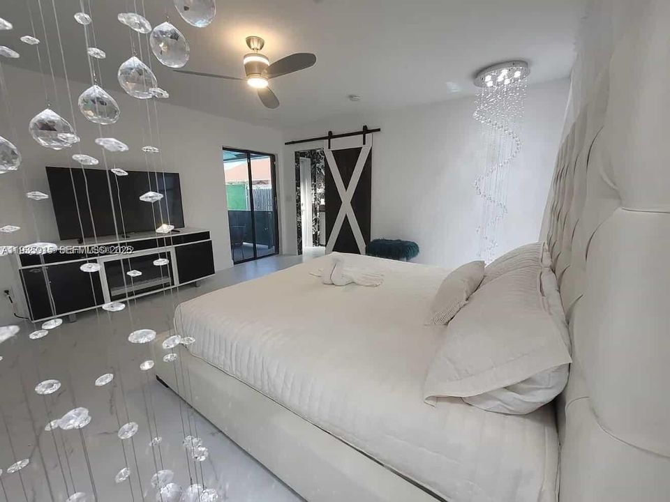 For Rent: $5,700 (3 beds, 2 baths, 2104 Square Feet)