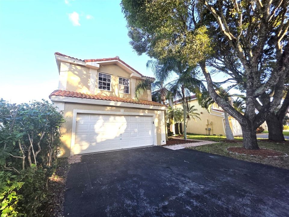 For Rent: $4,200 (3 beds, 2 baths, 1801 Square Feet)