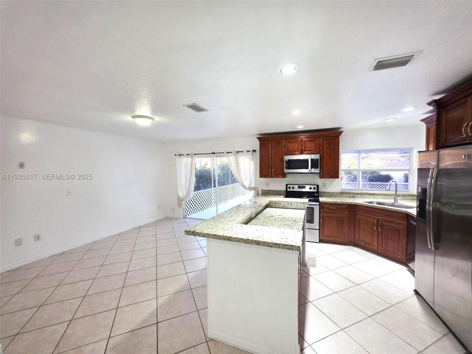 For Rent: $4,200 (3 beds, 2 baths, 1801 Square Feet)