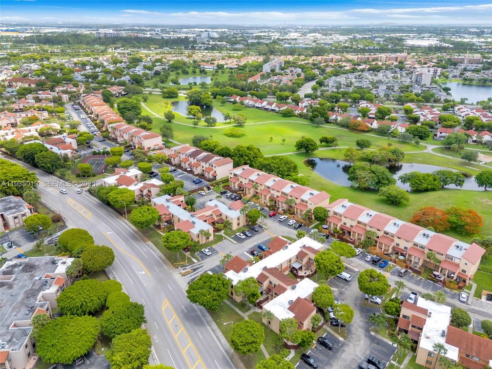 出租: $2,900 (3 贝兹, 2 浴室, 1130 平方英尺)