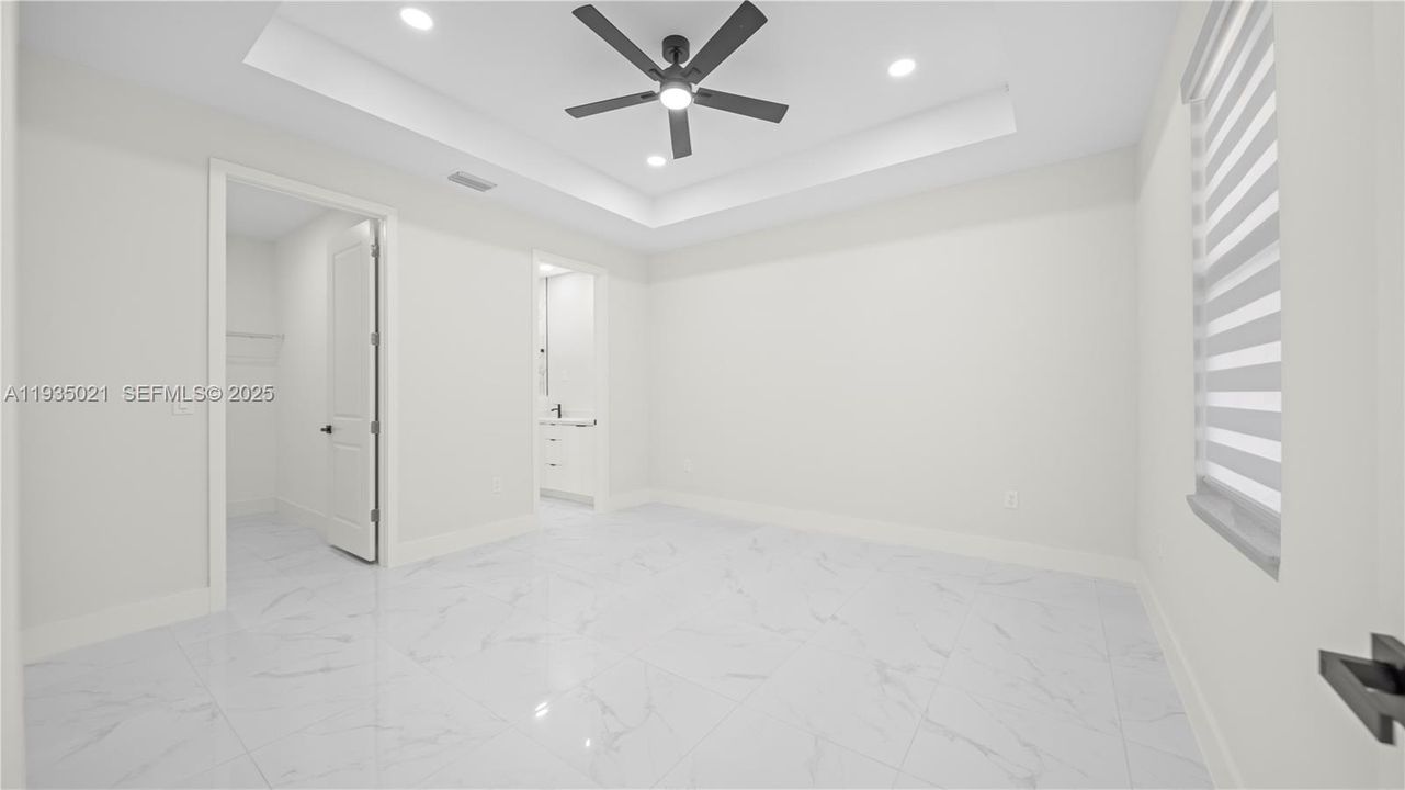 待售: $359,900 (4 贝兹, 3 浴室, 0 平方英尺)