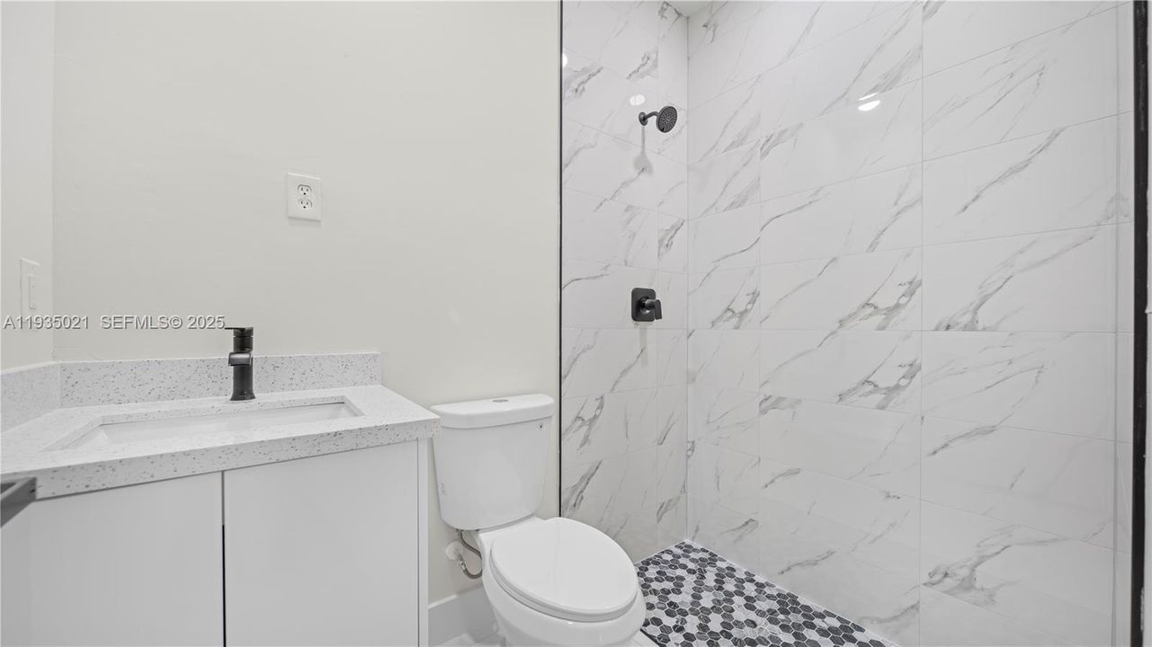 待售: $359,900 (4 贝兹, 3 浴室, 0 平方英尺)