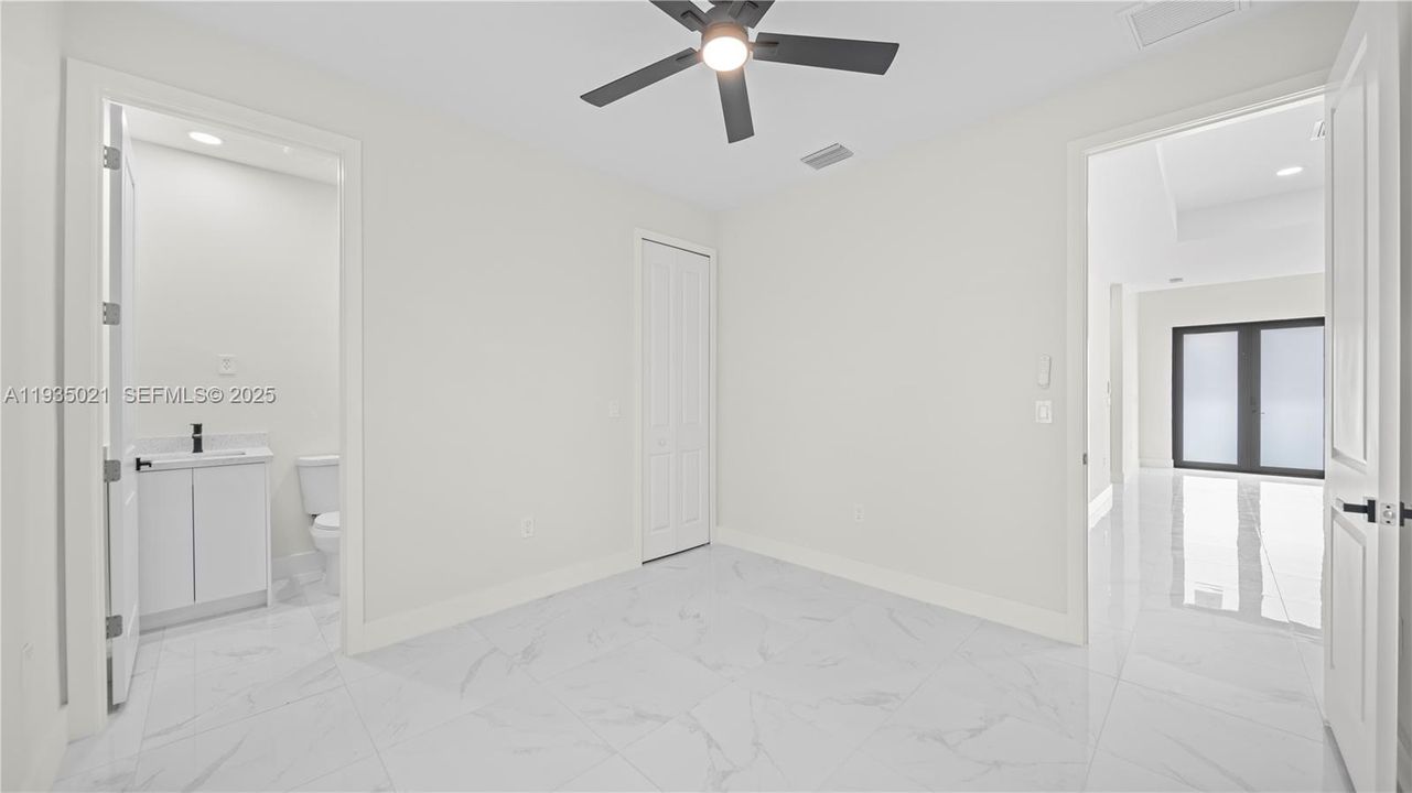 待售: $359,900 (4 贝兹, 3 浴室, 0 平方英尺)