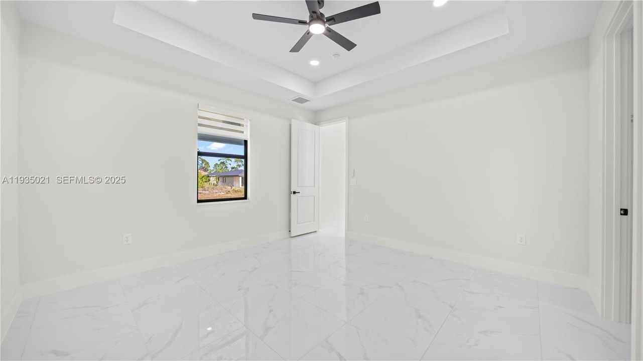 待售: $359,900 (4 贝兹, 3 浴室, 0 平方英尺)