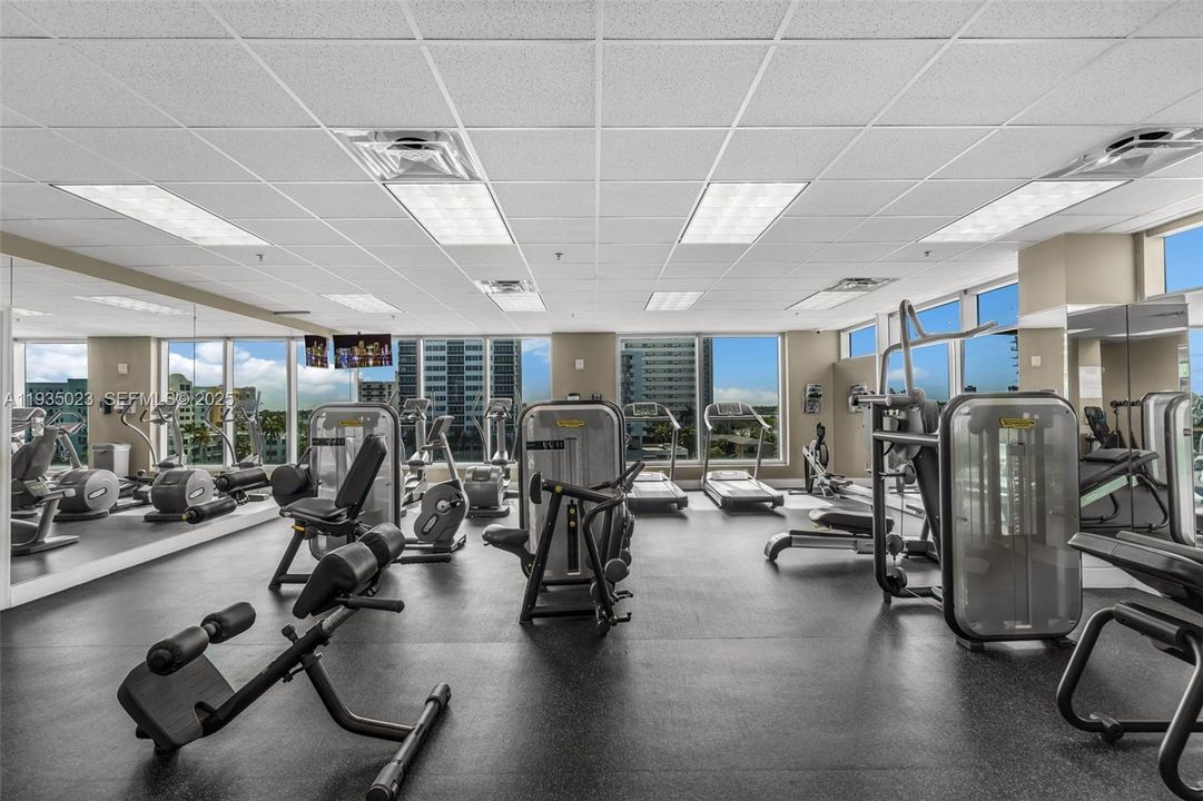 En Venta: $895,000 (3 camas, 3 baños, 1358 Pies cuadrados)