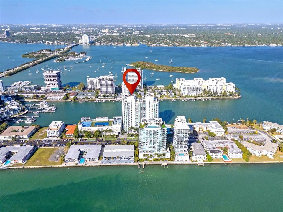 En Venta: $895,000 (3 camas, 3 baños, 1358 Pies cuadrados)