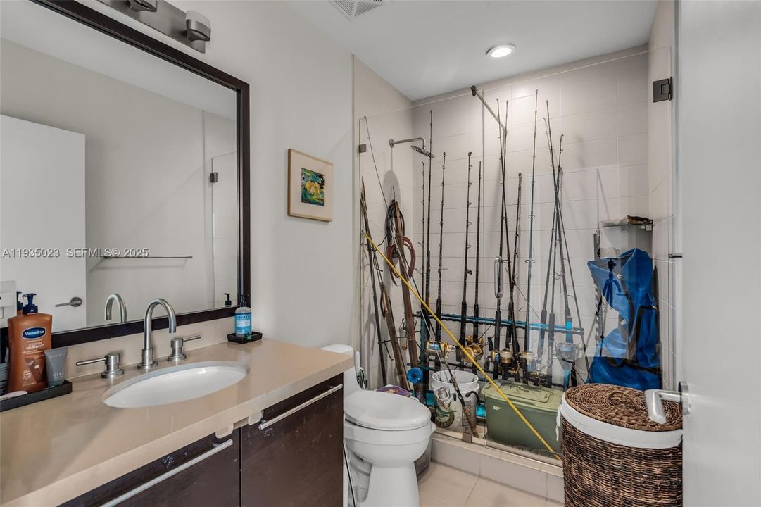 En Venta: $895,000 (3 camas, 3 baños, 1358 Pies cuadrados)