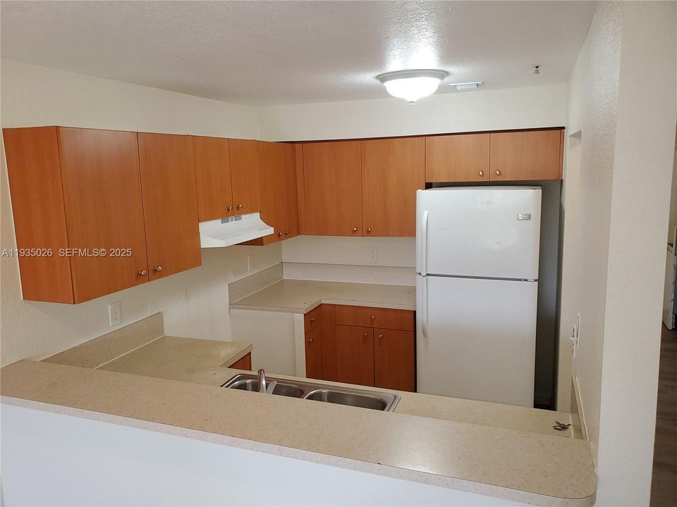 出租: $2,675 (3 贝兹, 2 浴室, 1548 平方英尺)