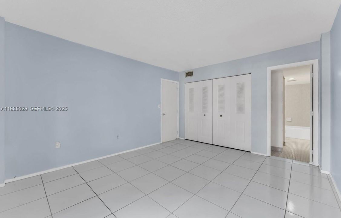 For Rent: $1,700 (2 beds, 2 baths, 972 Square Feet)