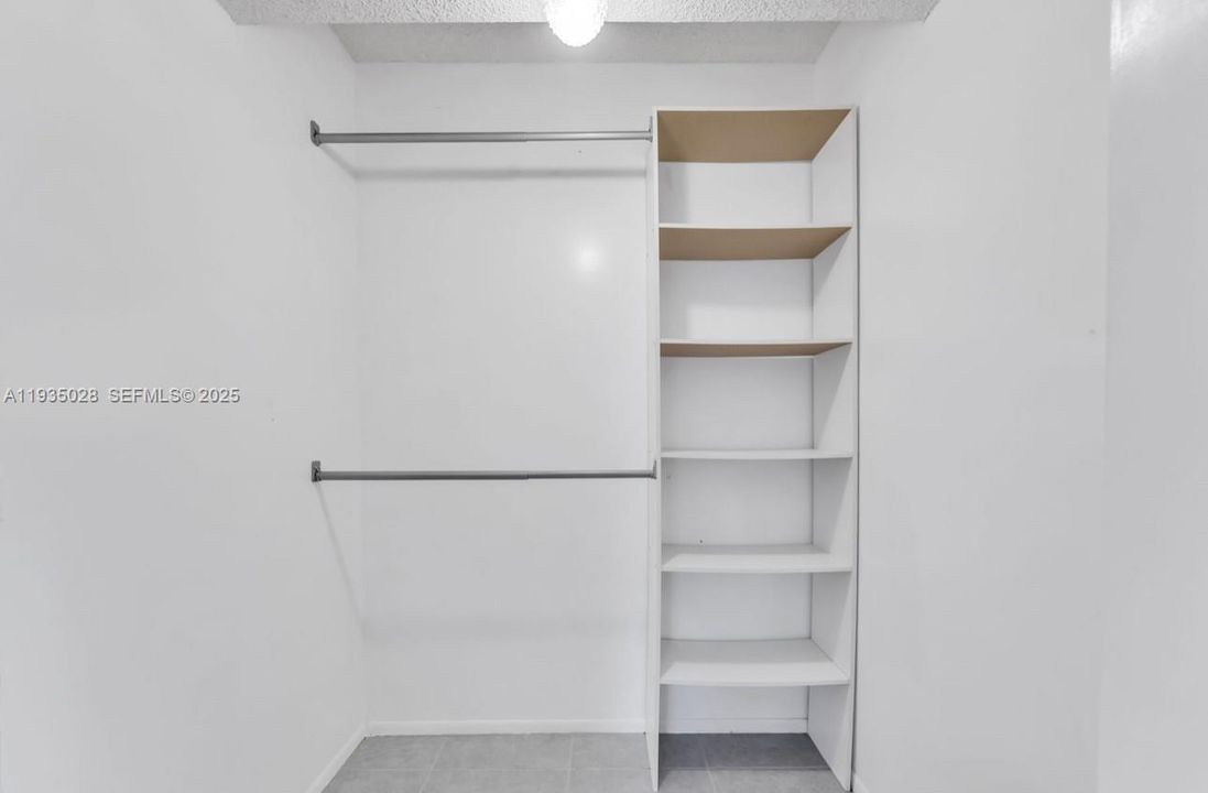 For Rent: $1,700 (2 beds, 2 baths, 972 Square Feet)