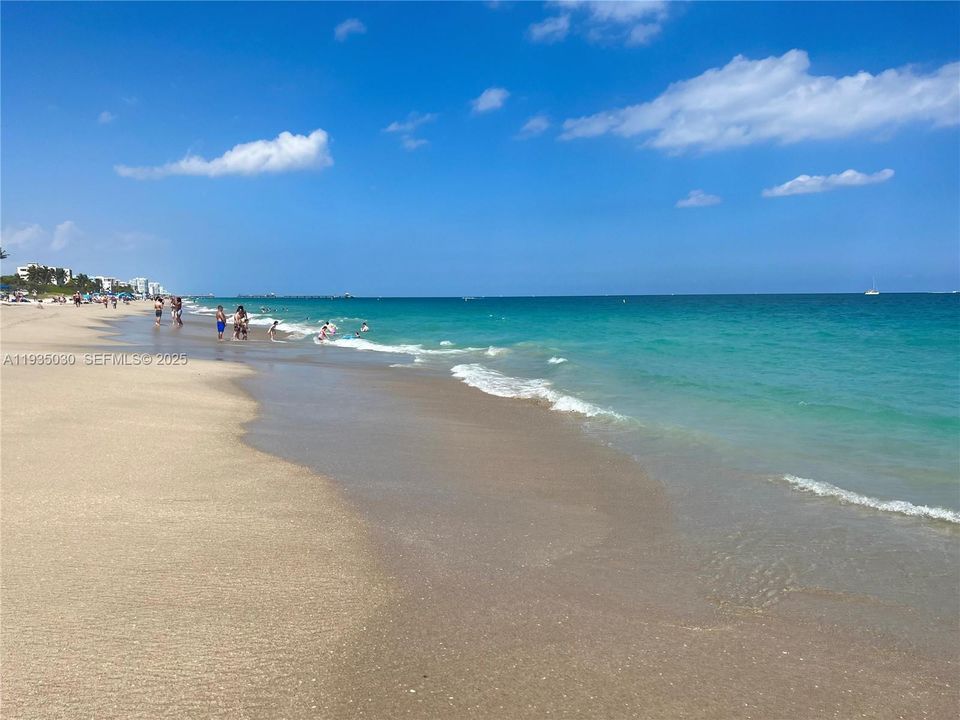 For Sale: $745,000 (2 beds, 2 baths, 1100 Square Feet)