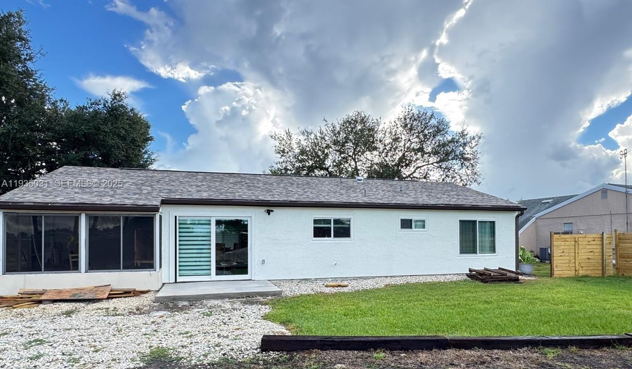 В аренду: $1,850 (3 спален, 2 ванн, 0 Квадратных фут)