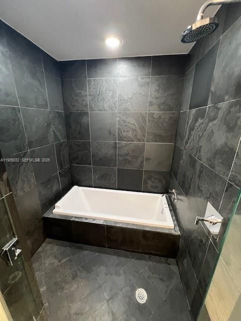 For Rent: $4,500 (1 beds, 2 baths, 929 Square Feet)