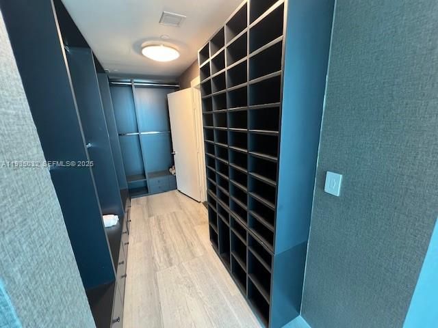 For Rent: $4,500 (1 beds, 2 baths, 929 Square Feet)