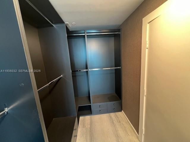 For Rent: $4,500 (1 beds, 2 baths, 929 Square Feet)