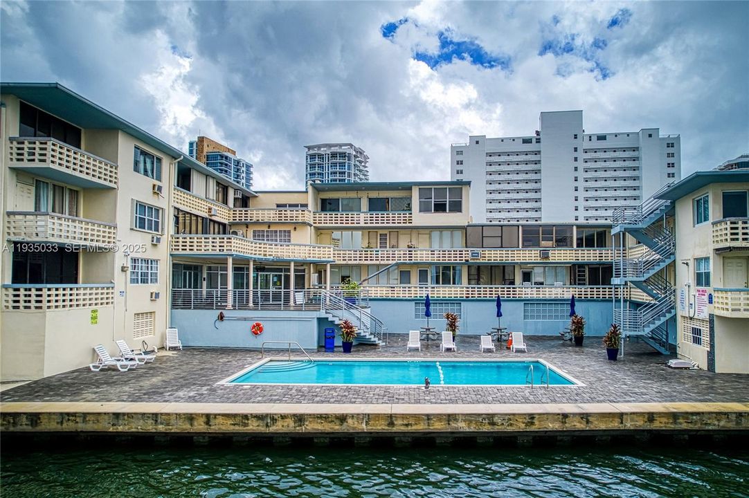 В аренду: $1,550 (0 спален, 1 ванн, 0 Квадратных фут)