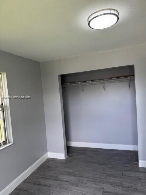 出租: $2,520 (2 贝兹, 1 浴室, 2400 平方英尺)