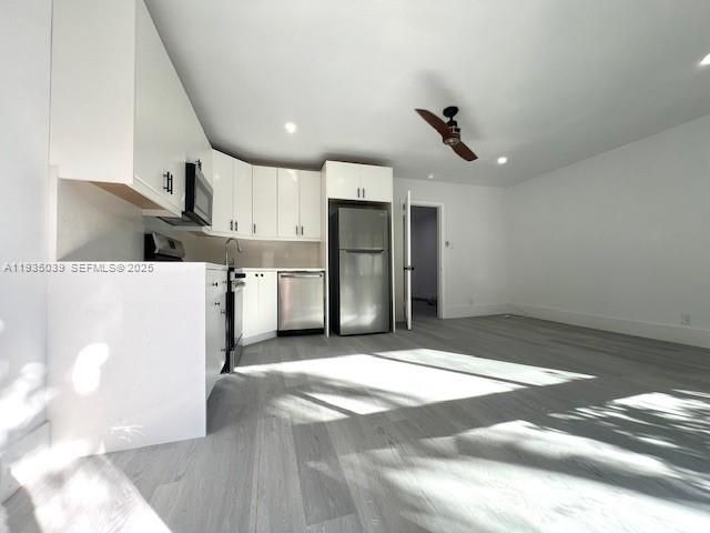 For Rent: $1,700 (1 beds, 1 baths, 2936 Square Feet)