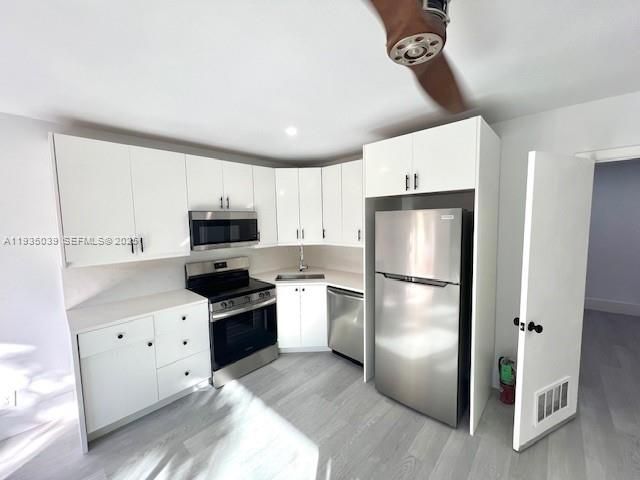 For Rent: $1,700 (1 beds, 1 baths, 2936 Square Feet)