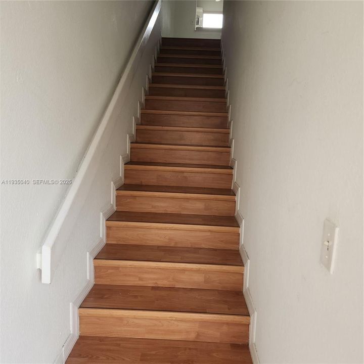 В аренду: $2,150 (2 спален, 1 ванн, 1031 Квадратных фут)