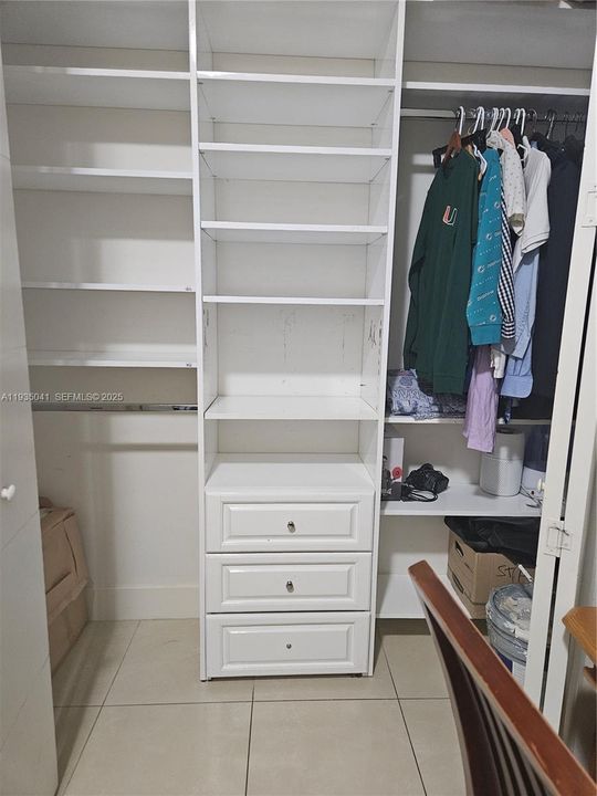 For Rent: $3,850 (4 beds, 2 baths, 1860 Square Feet)