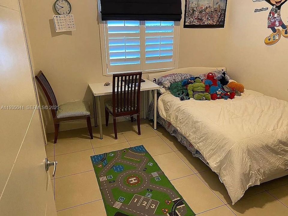 For Rent: $3,850 (4 beds, 2 baths, 1860 Square Feet)