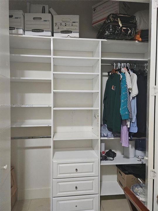 For Rent: $3,850 (4 beds, 2 baths, 1860 Square Feet)