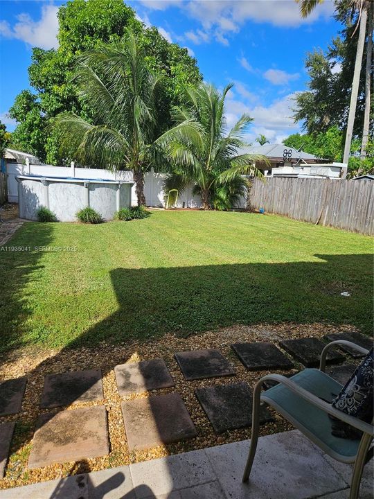 For Rent: $3,850 (4 beds, 2 baths, 1860 Square Feet)