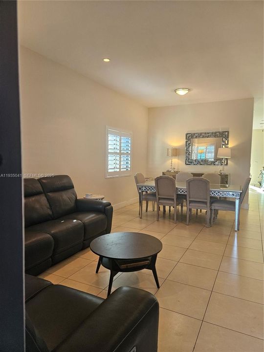 For Rent: $3,850 (4 beds, 2 baths, 1860 Square Feet)