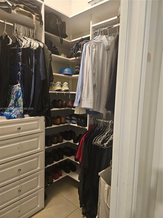 For Rent: $3,850 (4 beds, 2 baths, 1860 Square Feet)