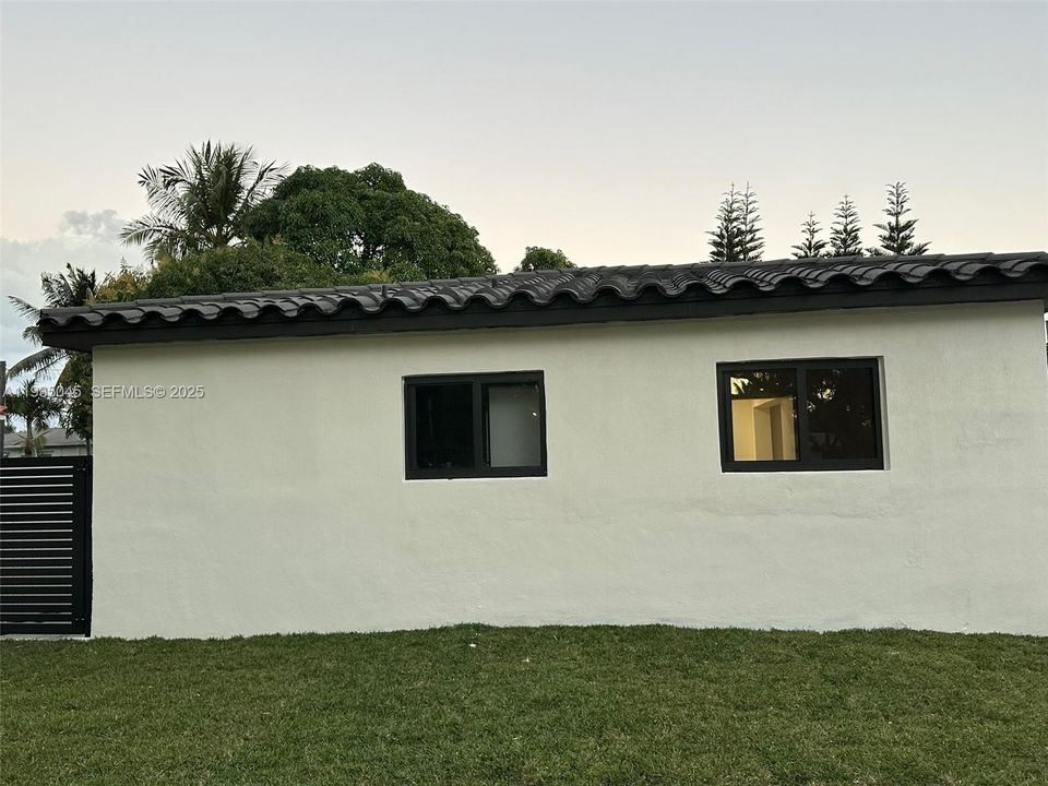 For Sale: $875,000 (4 beds, 3 baths, 1656 Square Feet)