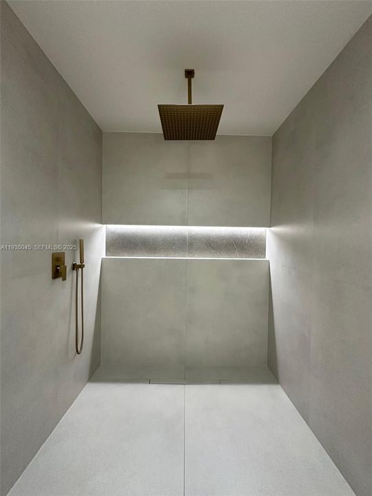 For Sale: $875,000 (4 beds, 3 baths, 1656 Square Feet)