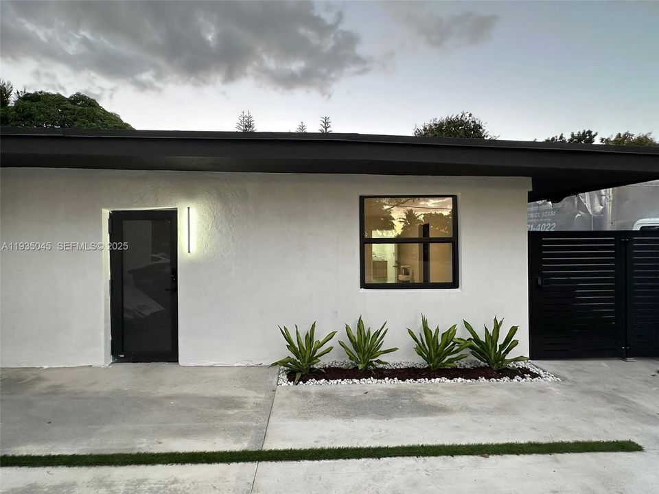 For Sale: $875,000 (4 beds, 3 baths, 1656 Square Feet)