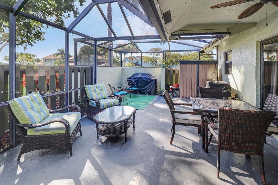 For Sale: $330,000 (2 beds, 2 baths, 1125 Square Feet)