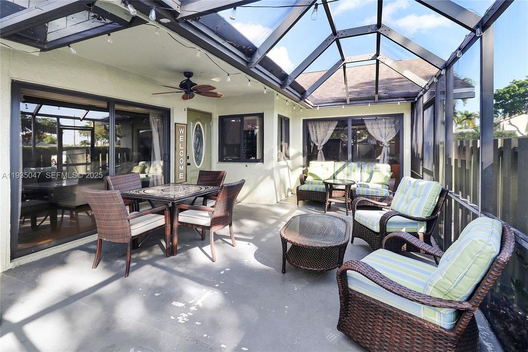 For Sale: $330,000 (2 beds, 2 baths, 1125 Square Feet)