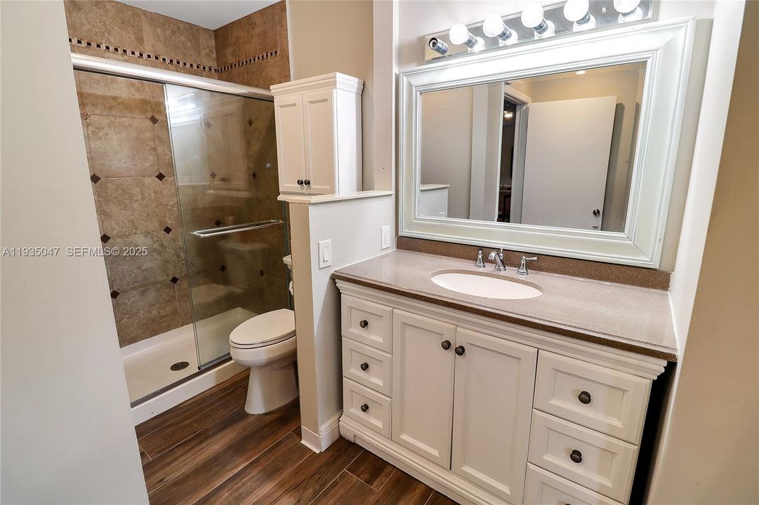 For Sale: $330,000 (2 beds, 2 baths, 1125 Square Feet)